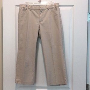 Dockers khakis crop pants